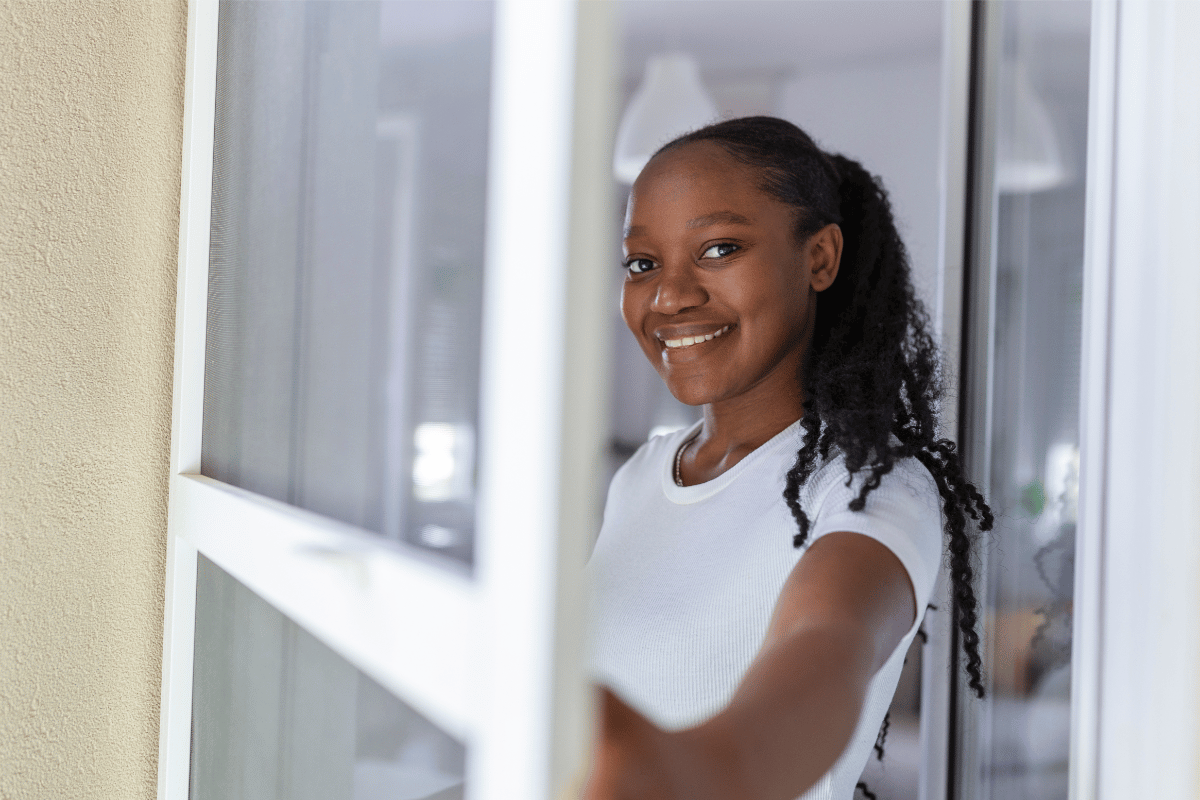 Why Is My Genius Retractable Screen Door Not Retracting?